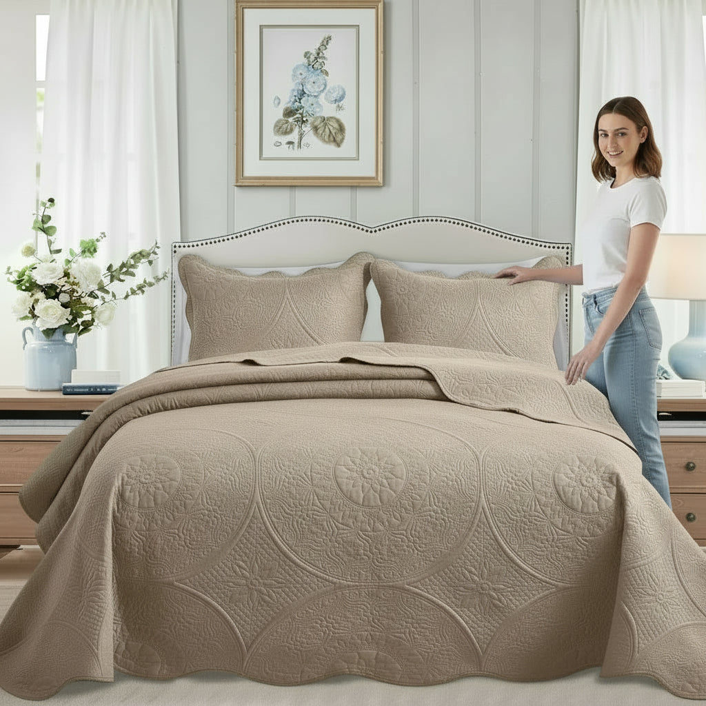 Luxurious Soft Quilt Floral Bedspread with Pillow Shams