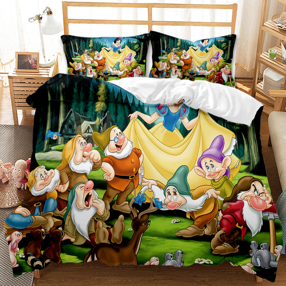 Bedding set with Snow White and the Seven Dwarfs design on a bed.