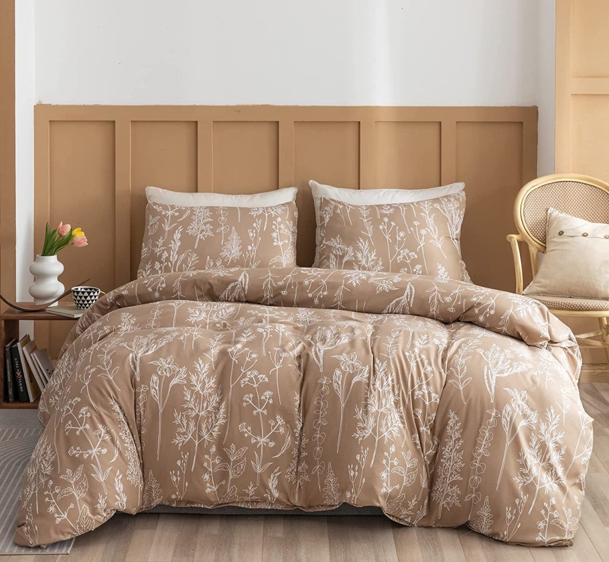 Enchanting Blooms: Luxuriously Soft 3 - Piece Floral Comforter Bedding Set - Anna's Linens