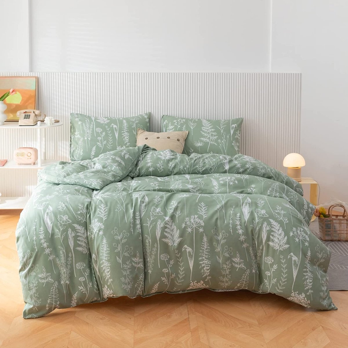 Enchanting Blooms: Luxuriously Soft 3 - Piece Floral Comforter Bedding Set - Anna's Linens