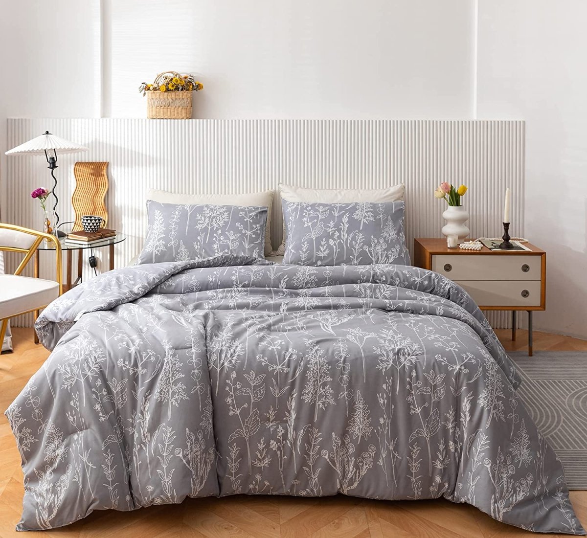 Enchanting Blooms: Luxuriously Soft 3 - Piece Floral Comforter Bedding Set - Anna's Linens