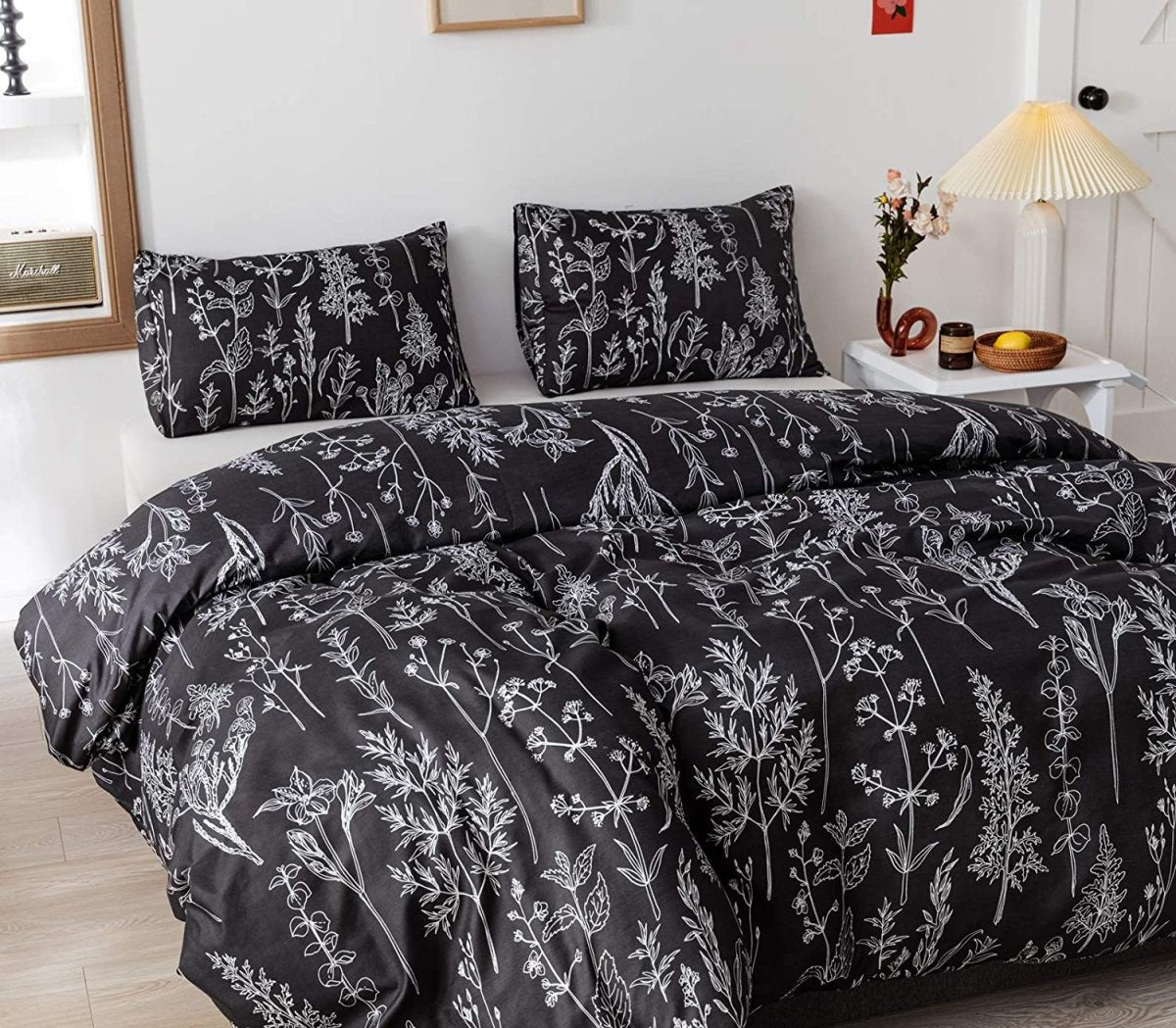 Enchanting Blooms: Luxuriously Soft 3 - Piece Floral Comforter Bedding Set - Anna's Linens