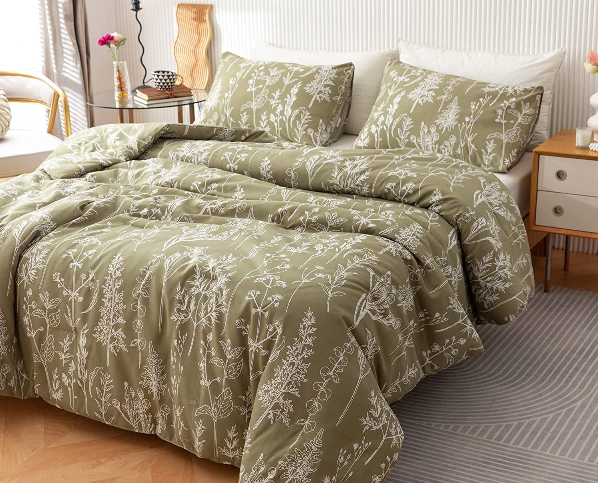 Enchanting Blooms: Luxuriously Soft 3 - Piece Floral Comforter Bedding Set - Anna's Linens