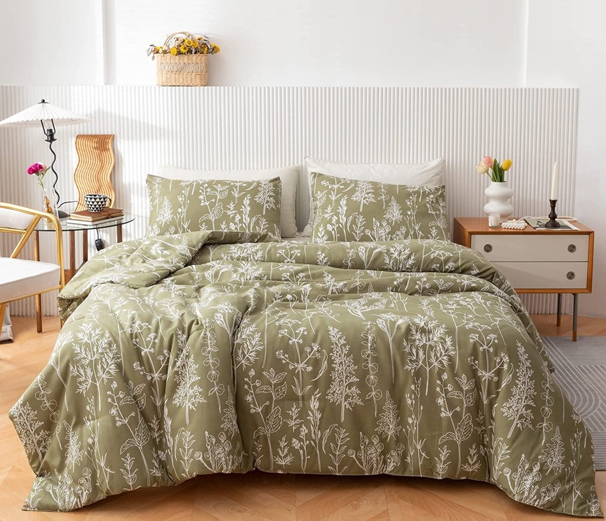 Enchanting Blooms: Luxuriously Soft 3 - Piece Floral Comforter Bedding Set - Anna's Linens