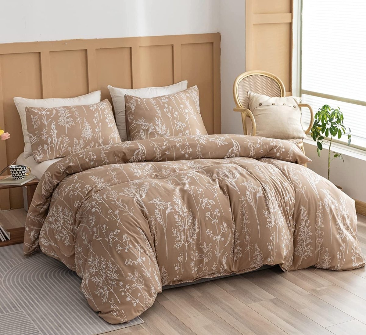 Enchanting Blooms: Luxuriously Soft 3 - Piece Floral Comforter Bedding Set - Anna's Linens