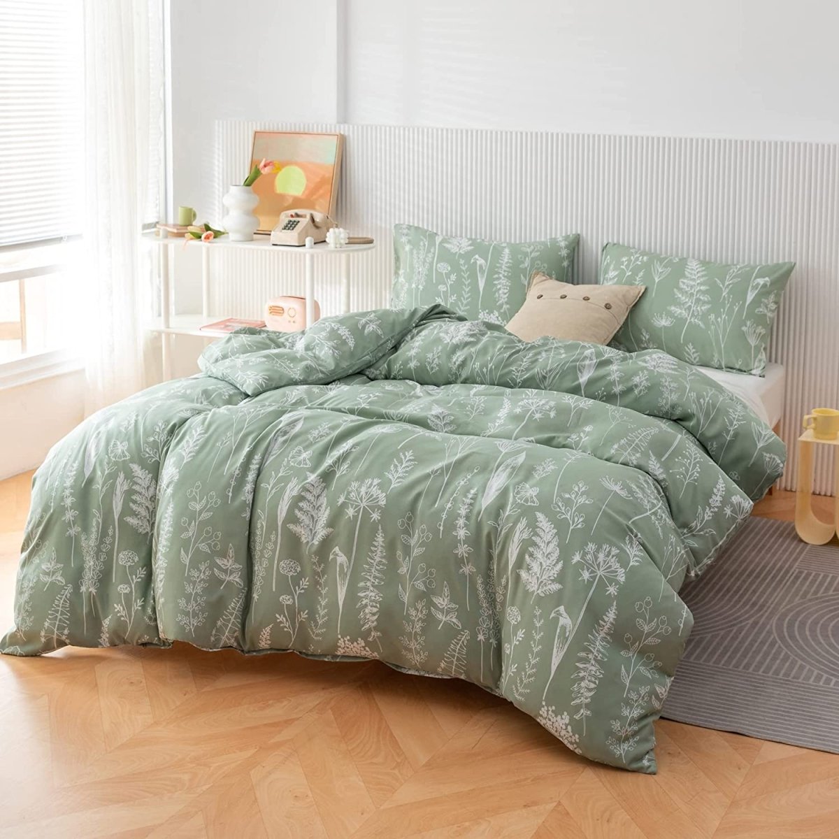 Enchanting Blooms: Luxuriously Soft 3 - Piece Floral Comforter Bedding Set - Anna's Linens