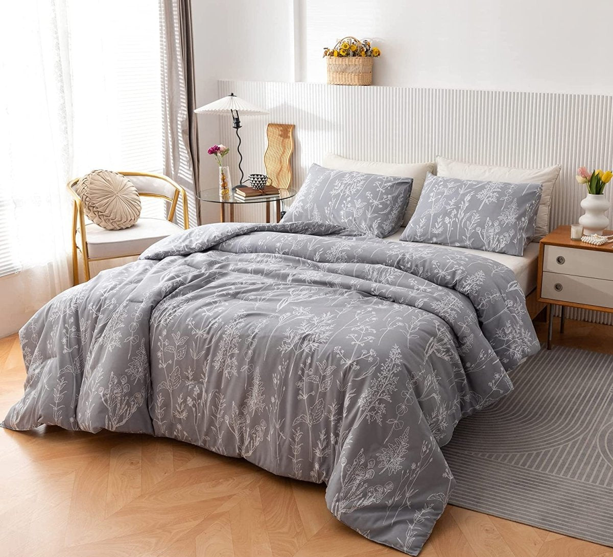 Enchanting Blooms: Luxuriously Soft 3 - Piece Floral Comforter Bedding Set - Anna's Linens