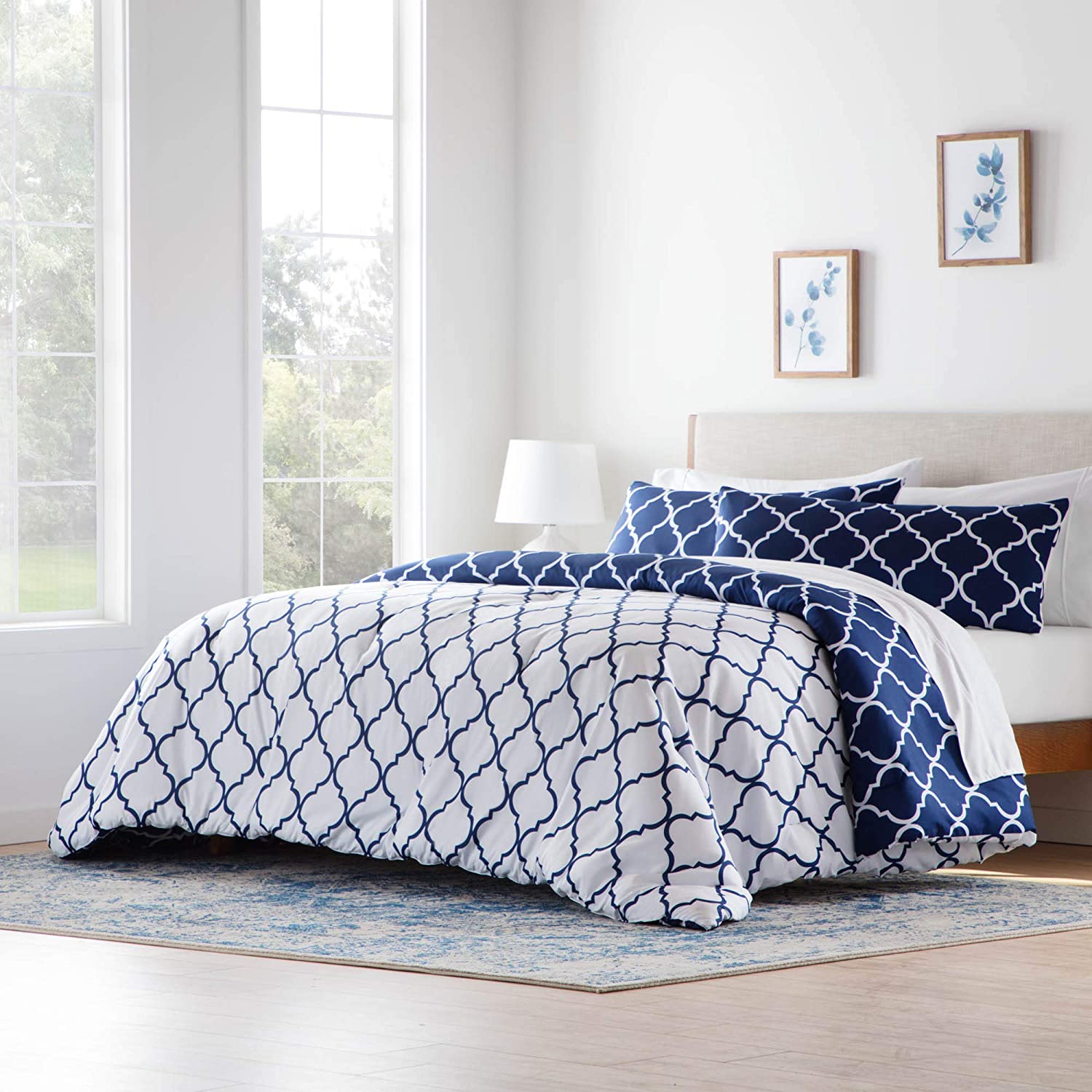 Navy/White Quatrefoil