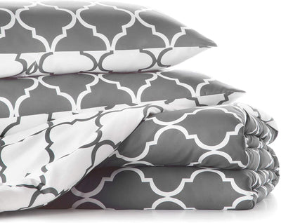 Gray/White Quatrefoil