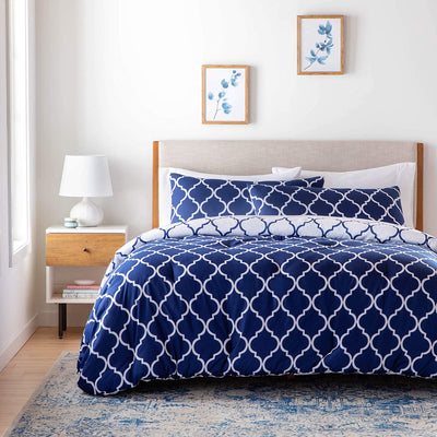 Navy/White Quatrefoil