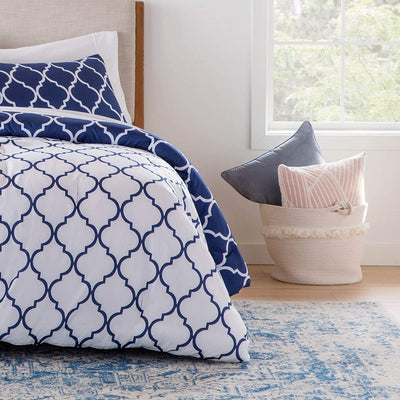 Navy/White Quatrefoil