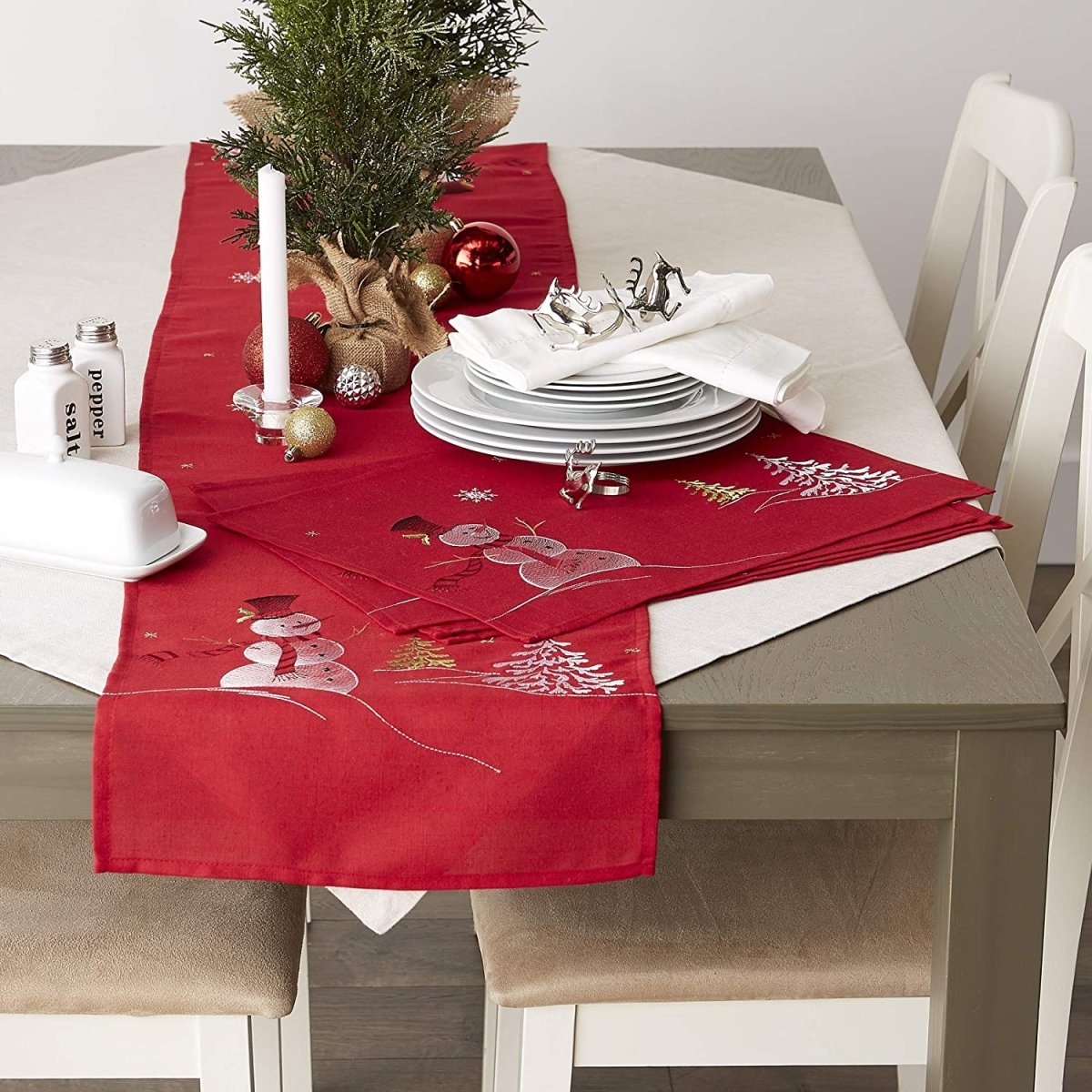 Christmas Holiday Embroidered Placemats 13x19" Set of 4 - Anna's Linens